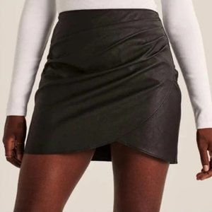 Abercrombie & Fitch Vegan Leather Mini Skirt sz XS